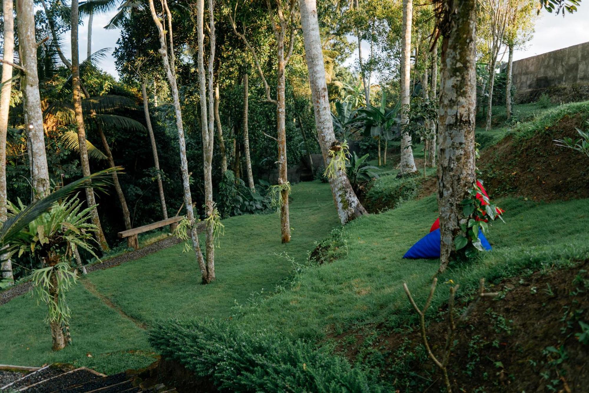 Готель Bali Made Escape Ґіаньяр Екстер'єр фото
